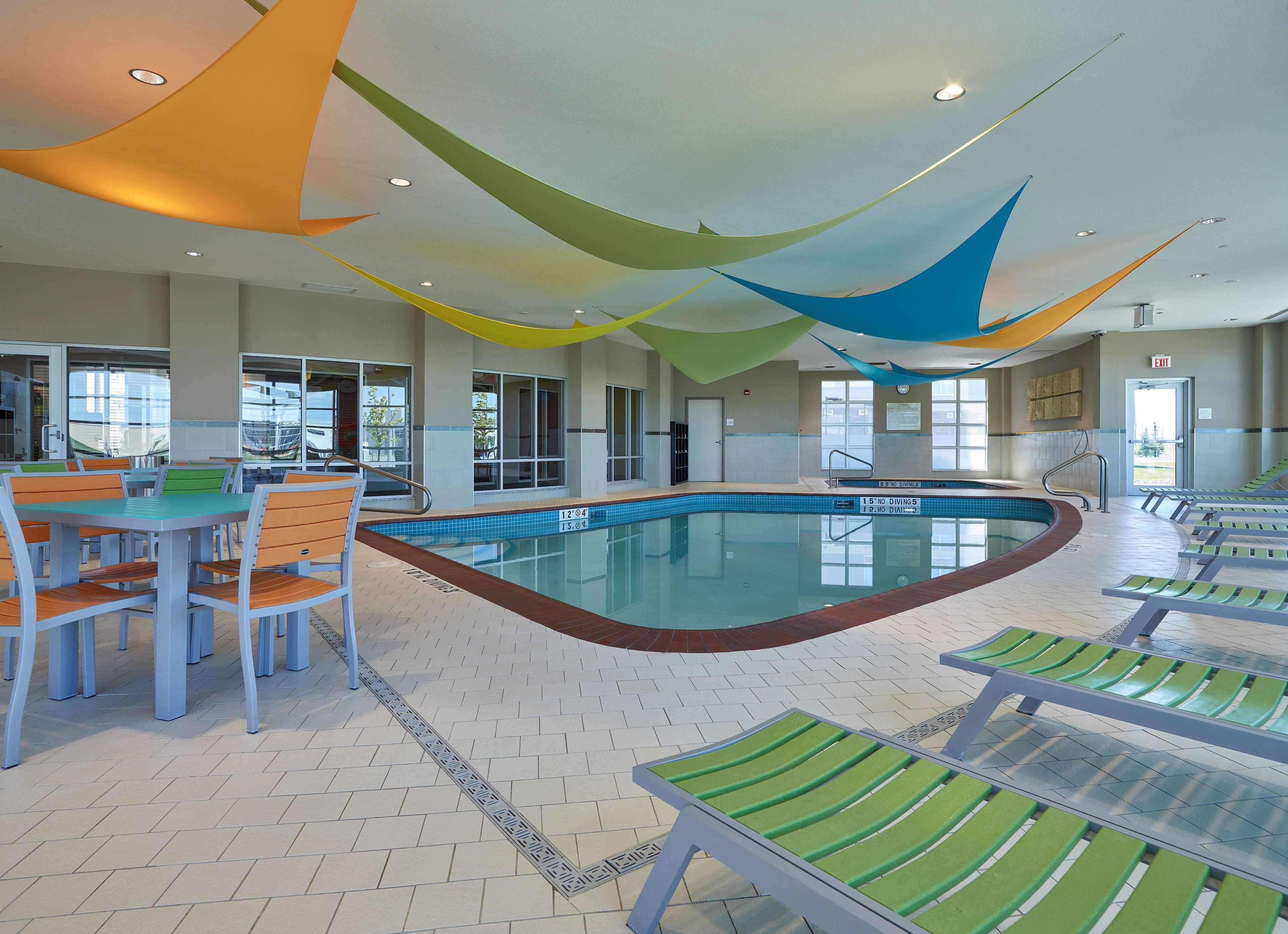 Hampton Inn By Hilton Calgary Airport North Екстериор снимка