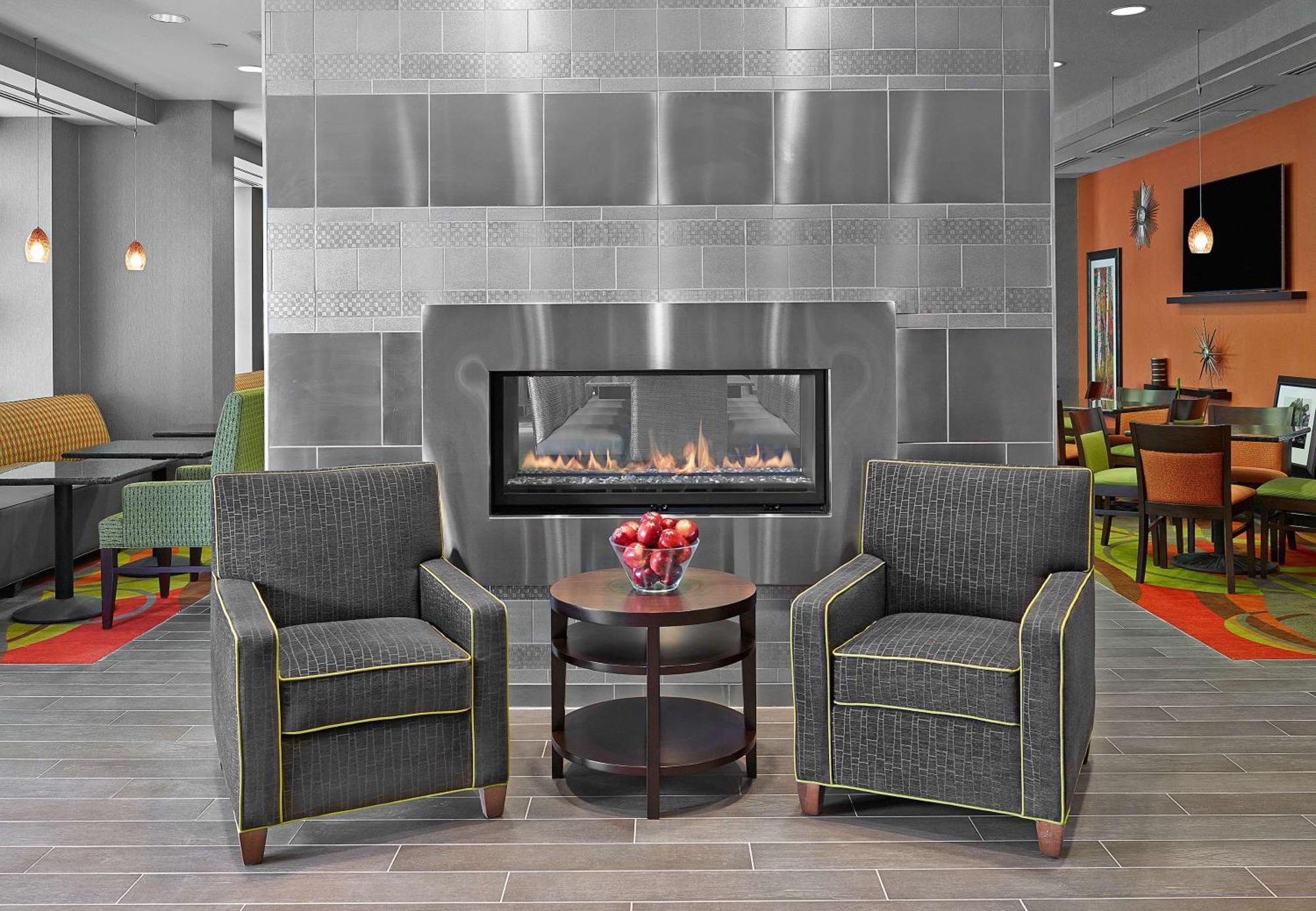 Hampton Inn By Hilton Calgary Airport North Екстериор снимка